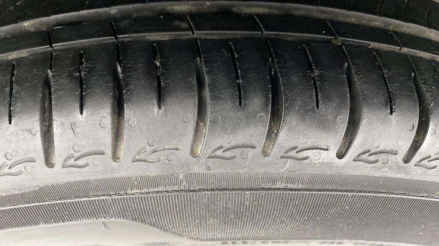 2023 Hyundai AURA SX 1.2, Petrol, Manual, 16,250 km, Left Front Tyre Tread