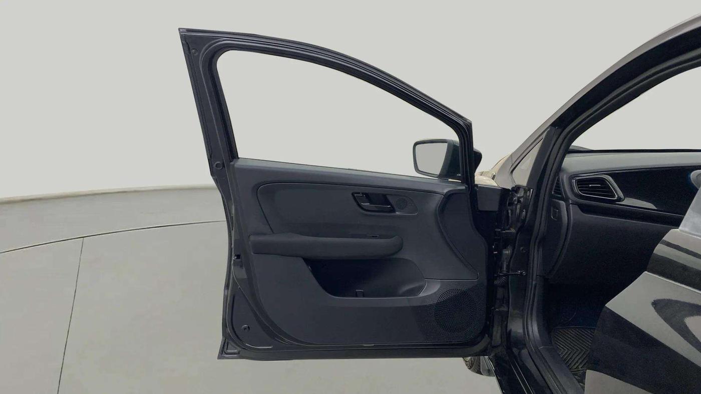 2023 Tata ALTROZ XZ Plus (S) Dark Edition, Petrol, Manual, 9,171 km, LHS Front Door