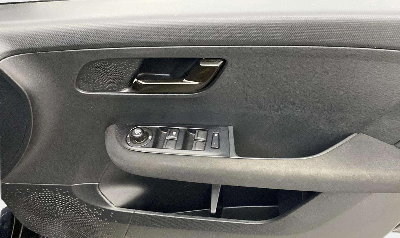 2023 Tata ALTROZ XZ Plus (S) Dark Edition, Petrol, Manual, 9,171 km, Driver Side Door Panels Control