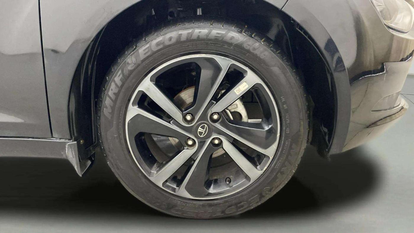 2023 Tata ALTROZ XZ Plus (S) Dark Edition, Petrol, Manual, 9,171 km, Right Front Wheel