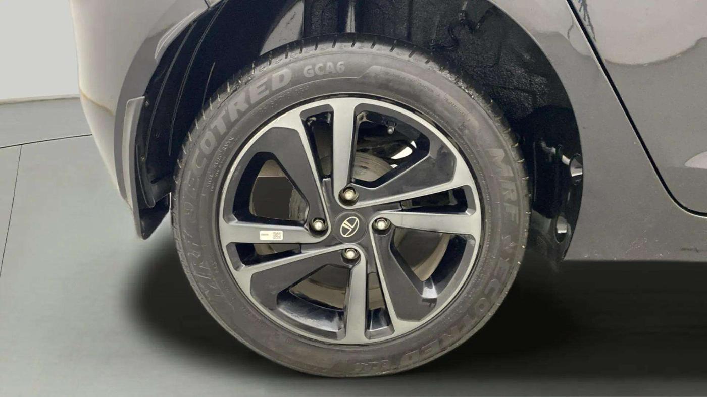 2023 Tata ALTROZ XZ Plus (S) Dark Edition, Petrol, Manual, 9,171 km, Right Rear Wheel