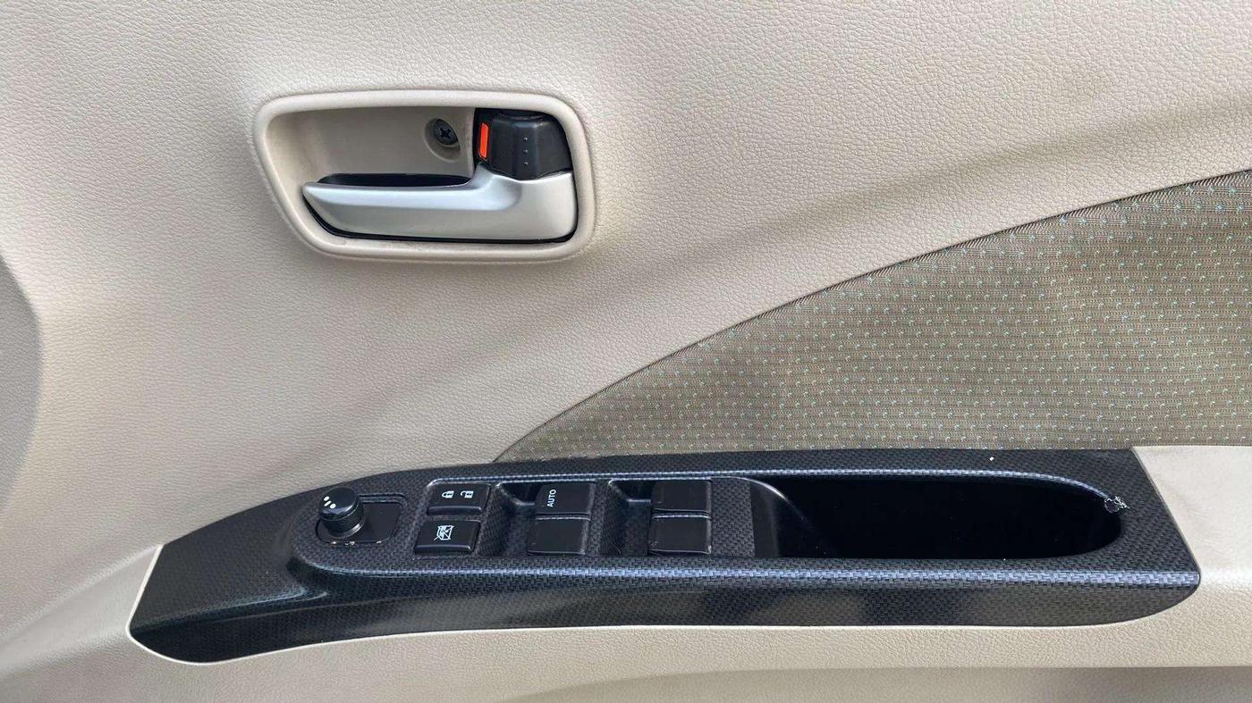 2019 Maruti Celerio ZXI, Petrol, Manual, 37,266 km, Driver Side Door Panels Control
