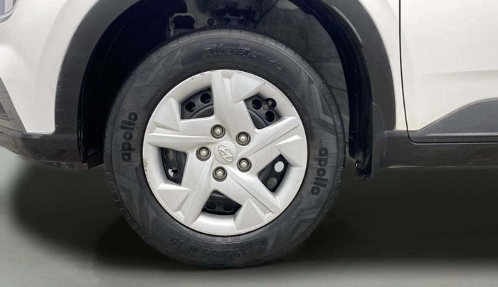 2021 Hyundai VENUE S 1.2, Petrol, Manual, 29,734 km, Left Front Wheel