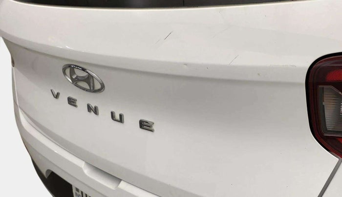 2021 Hyundai VENUE S 1.2, Petrol, Manual, 29,734 km, Dicky (Boot door) - Slightly dented