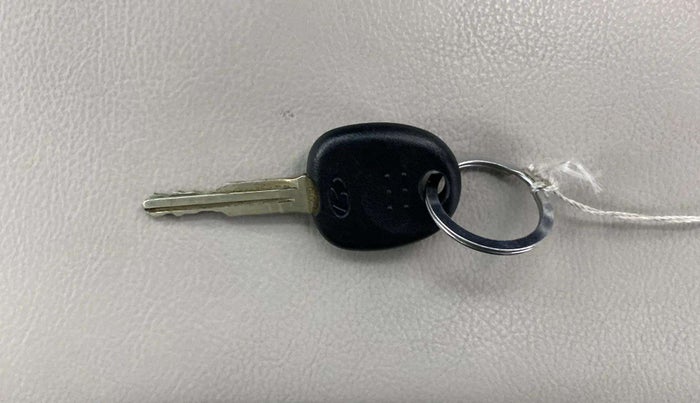 2021 Hyundai VENUE S 1.2, Petrol, Manual, 29,734 km, Key Close Up