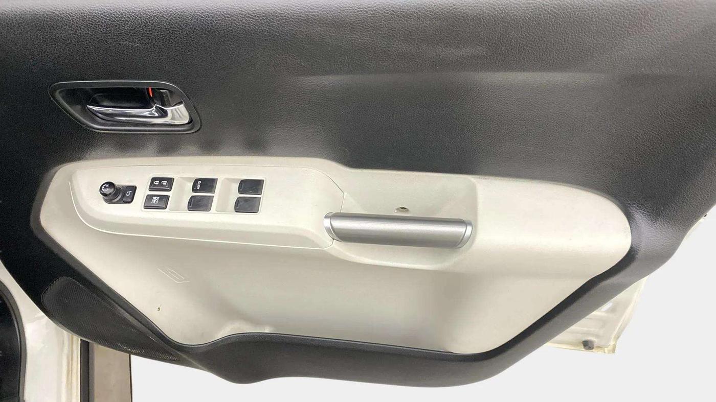 2021 Maruti IGNIS ZETA 1.2, Petrol, Manual, 78,556 km, Driver Side Door Panels Control
