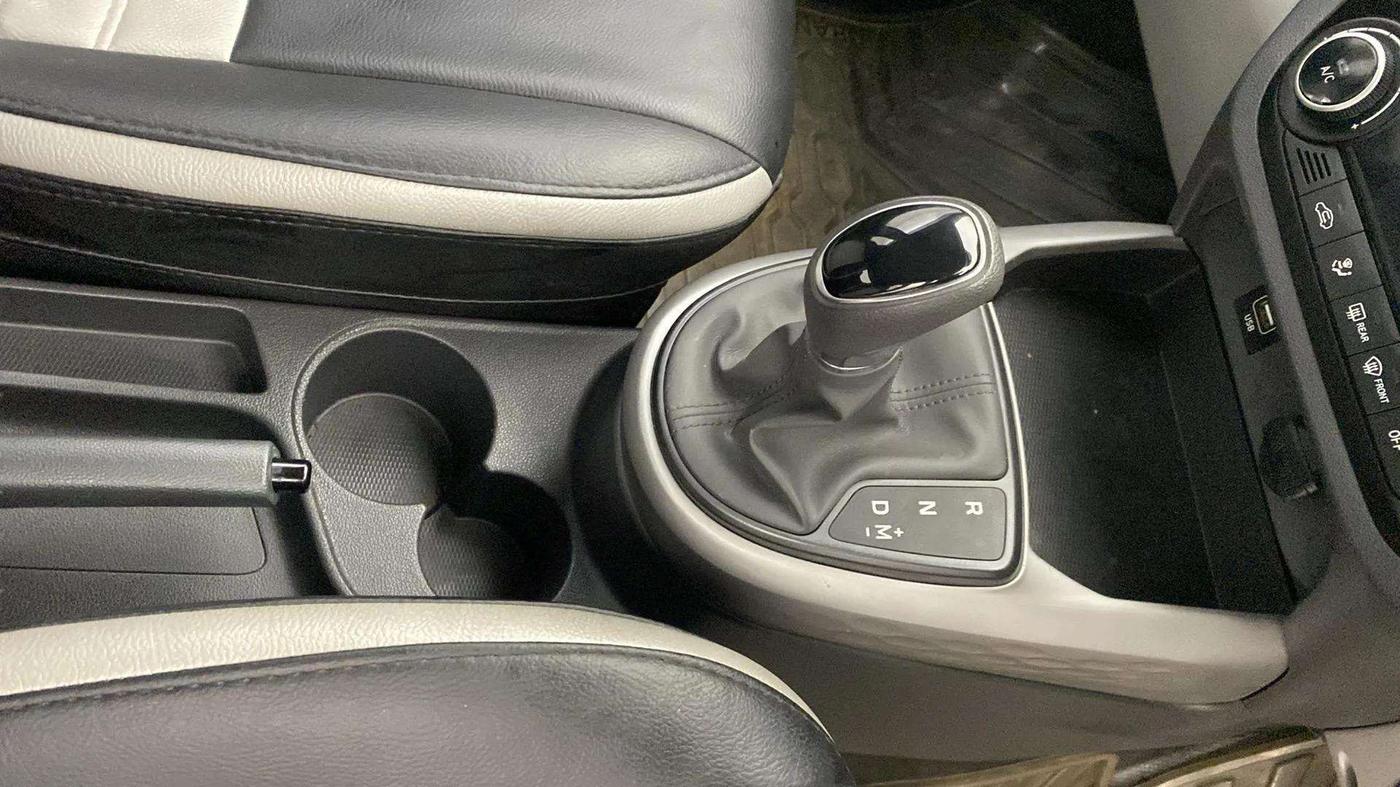 2021 Hyundai GRAND I10 NIOS SPORTZ AMT 1.2 KAPPA VTVT, Petrol, Automatic, 27,050 km, Gear Lever