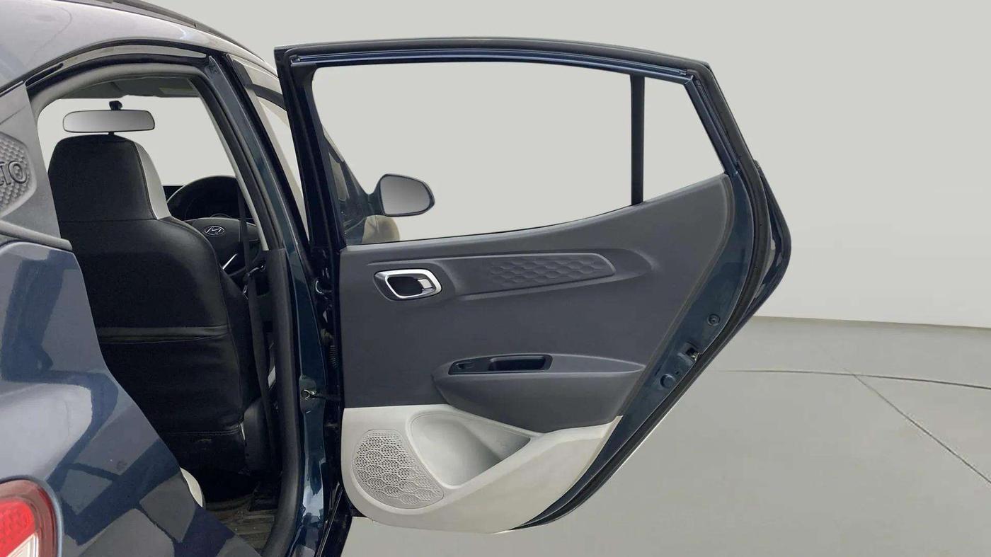 2021 Hyundai GRAND I10 NIOS SPORTZ AMT 1.2 KAPPA VTVT, Petrol, Automatic, 27,050 km, RHS Rear Door