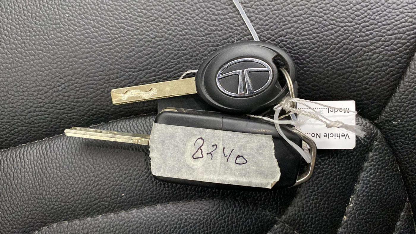 2019 Tata NEXON XM PETROL, Petrol, Manual, 62,311 km, Key Close Up
