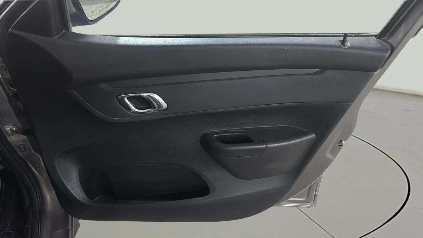 2019 Renault Kwid RXT 1.0 (O), Petrol, Manual, 36,050 km, Driver Side Door Panels Control