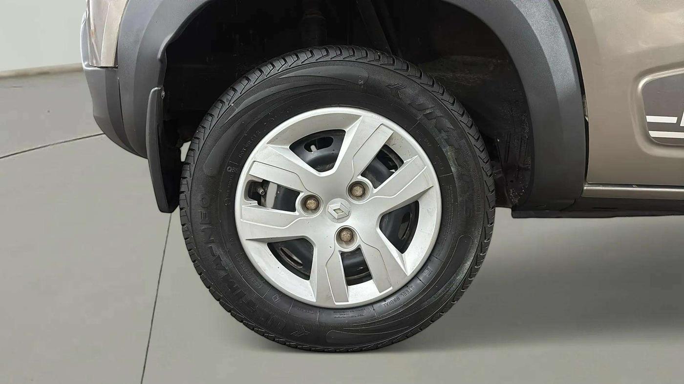 2019 Renault Kwid RXT 1.0 (O), Petrol, Manual, 36,050 km, Right Rear Wheel