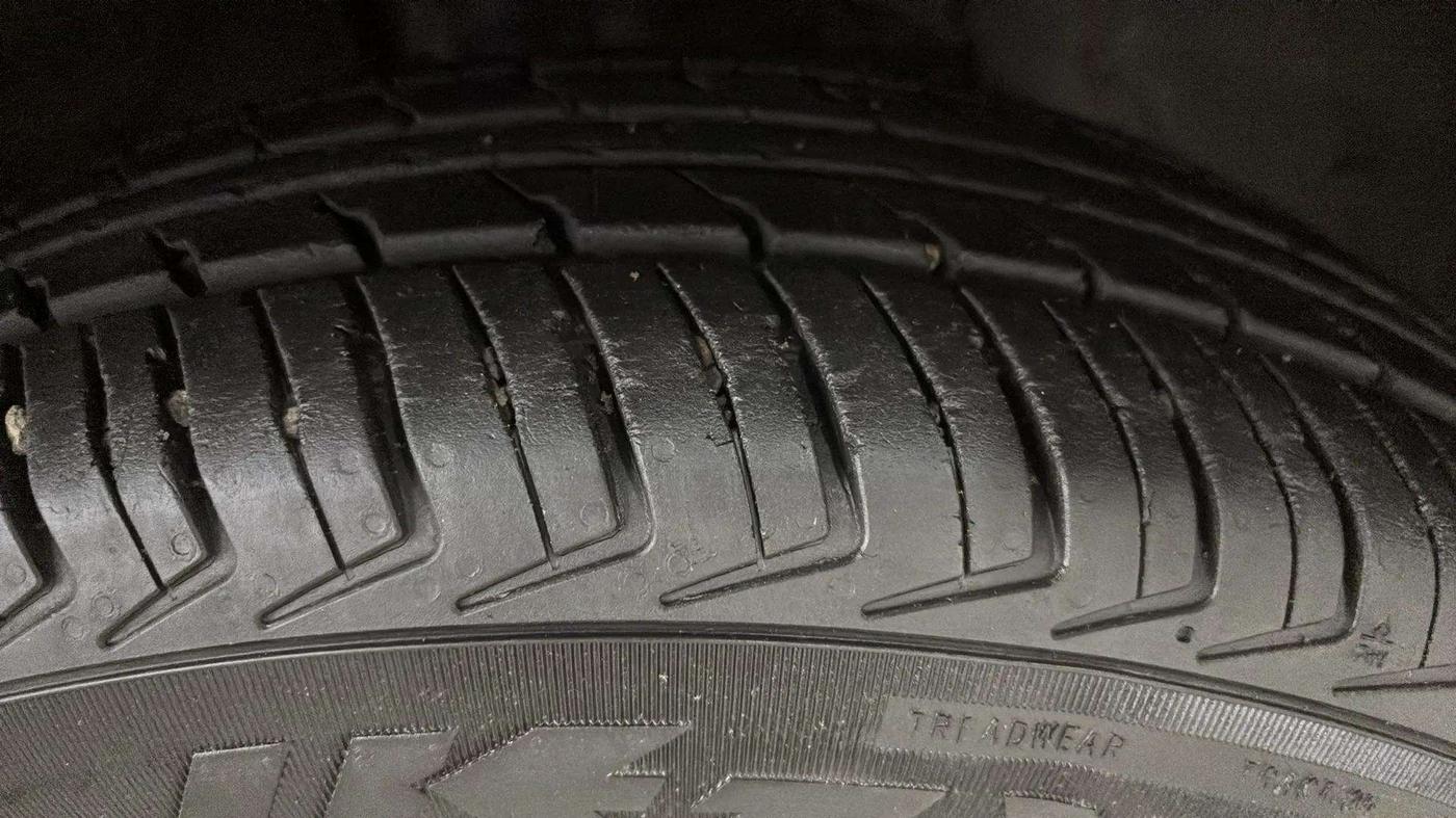 2019 Renault Kwid RXT 1.0 (O), Petrol, Manual, 36,050 km, Right Front Tyre Tread
