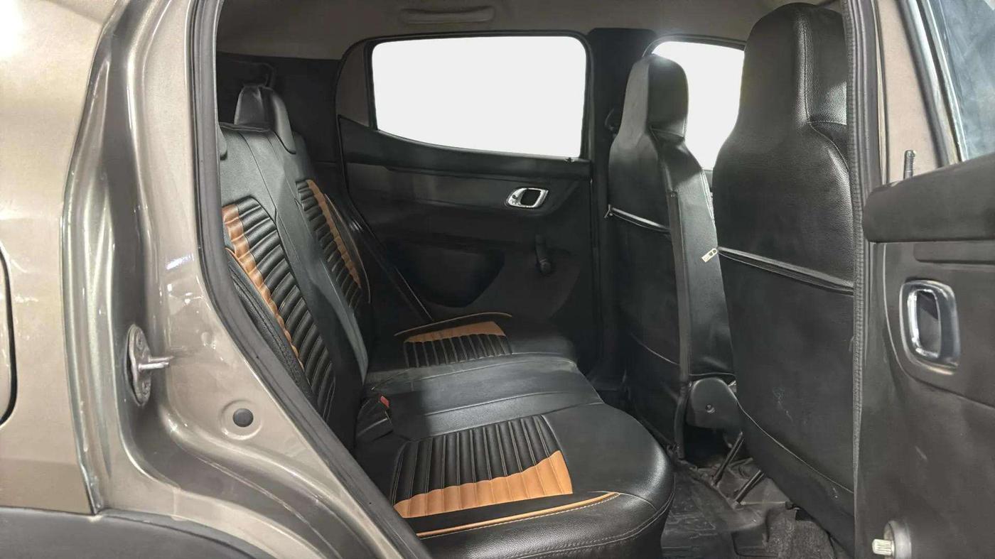 2019 Renault Kwid RXT 1.0 (O), Petrol, Manual, 36,050 km, Right Side Rear Door Cabin