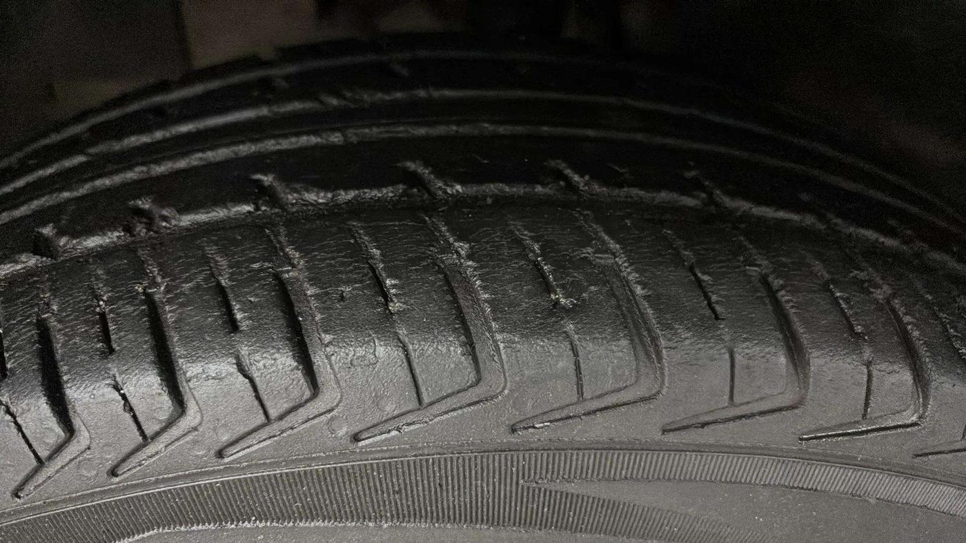 2019 Renault Kwid RXT 1.0 (O), Petrol, Manual, 36,050 km, Left Rear Tyre Tread