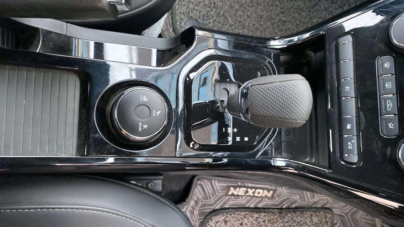 2023 Tata NEXON XZA PLUS PETROL DARK EDITION, Petrol, Automatic, 4,745 km, Gear Lever