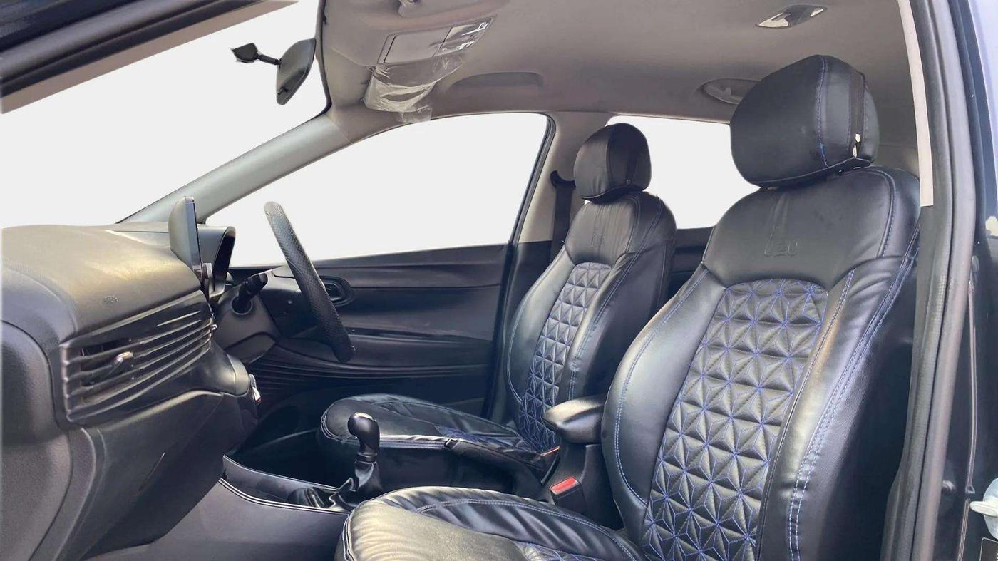 2021 Hyundai NEW I20 SPORTZ 1.2 MT, Petrol, Manual, 33,357 km, Right Side Front Door Cabin