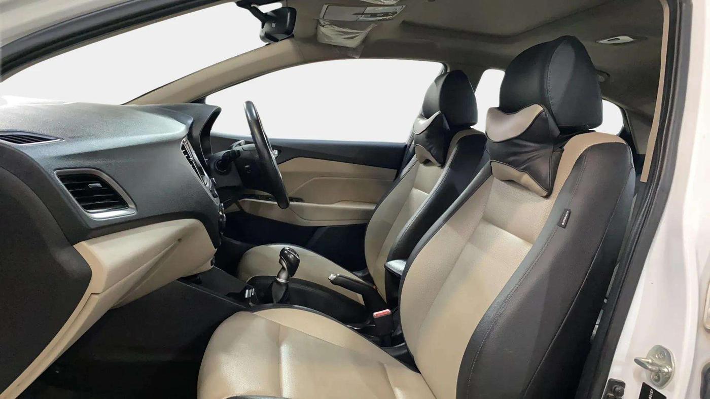 2019 Hyundai Verna 1.6 VTVT SX O, Petrol, Manual, 71,246 km, Right Side Front Door Cabin