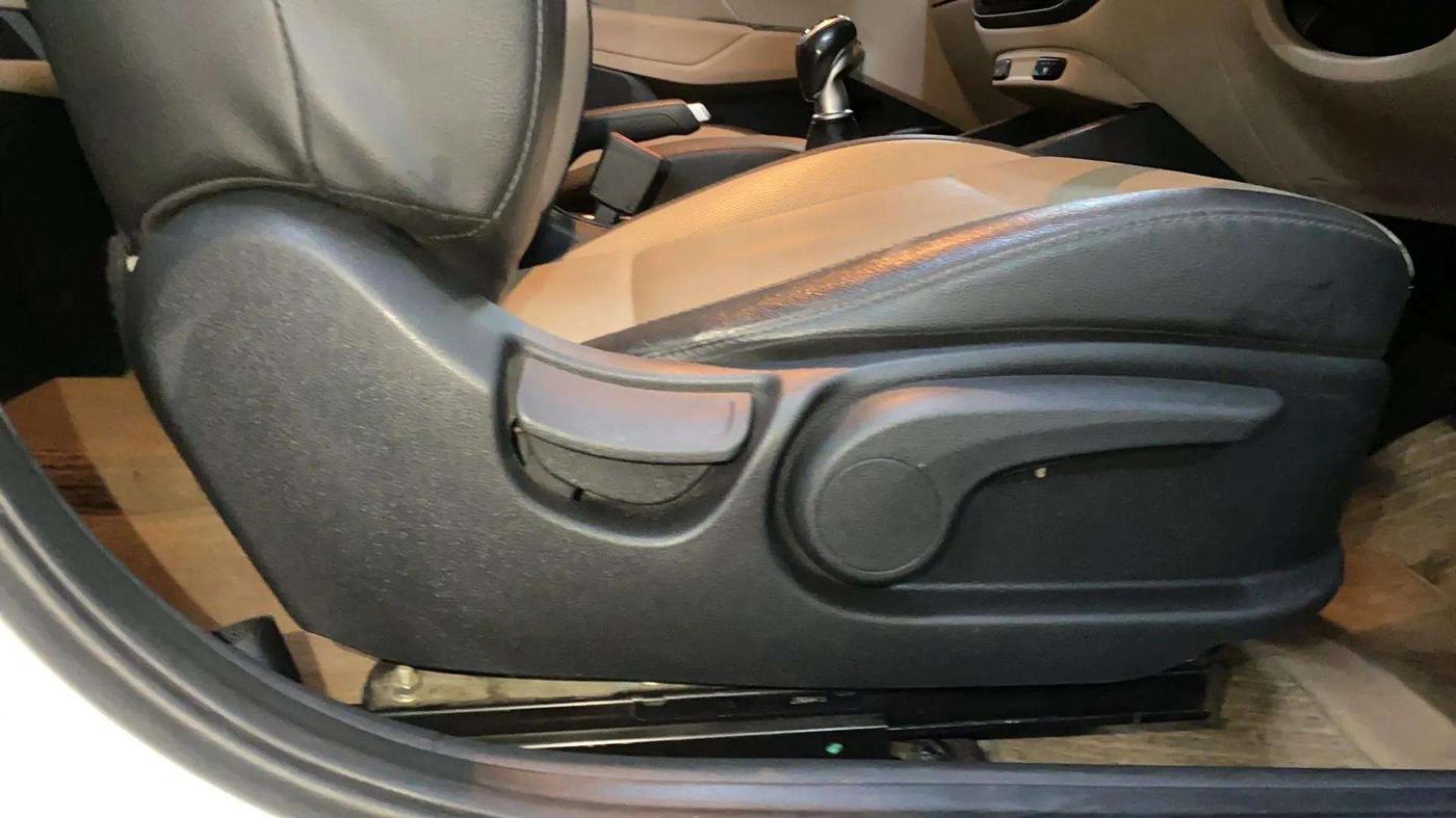 2019 Hyundai Verna 1.6 VTVT SX O, Petrol, Manual, 71,246 km, Driver Side Adjustment Panel