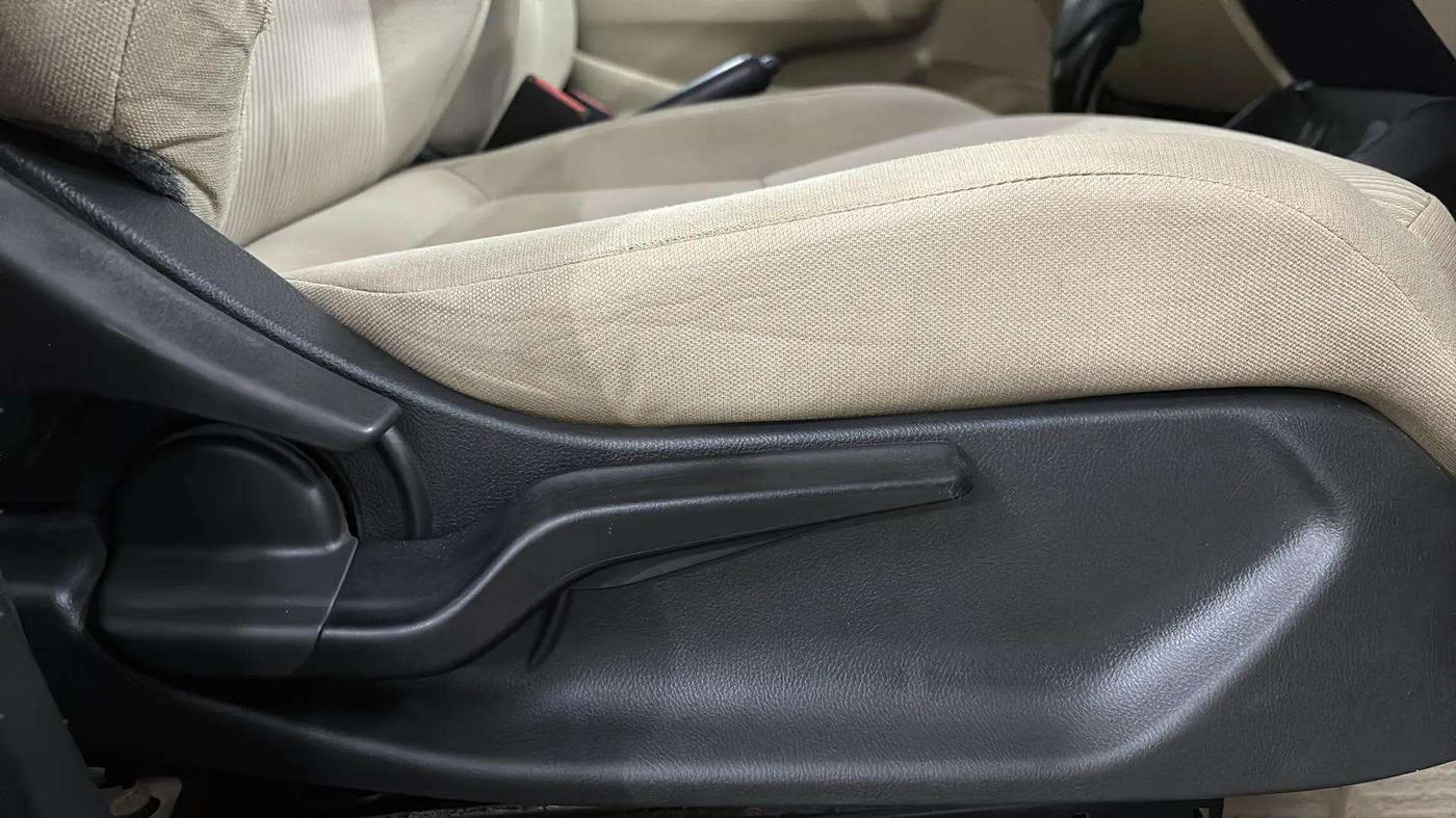 2018 Honda Amaze 1.2L I-VTEC S AT, Petrol, Automatic, 55,421 km, Driver Side Adjustment Panel