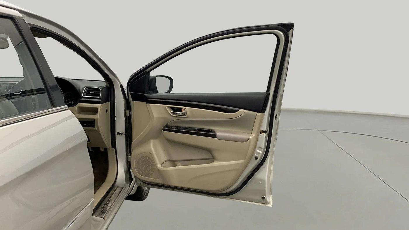 2017 Maruti Ciaz ALPHA 1.4 PETROL, Petrol, Manual, 83,587 km, RHS Front Door