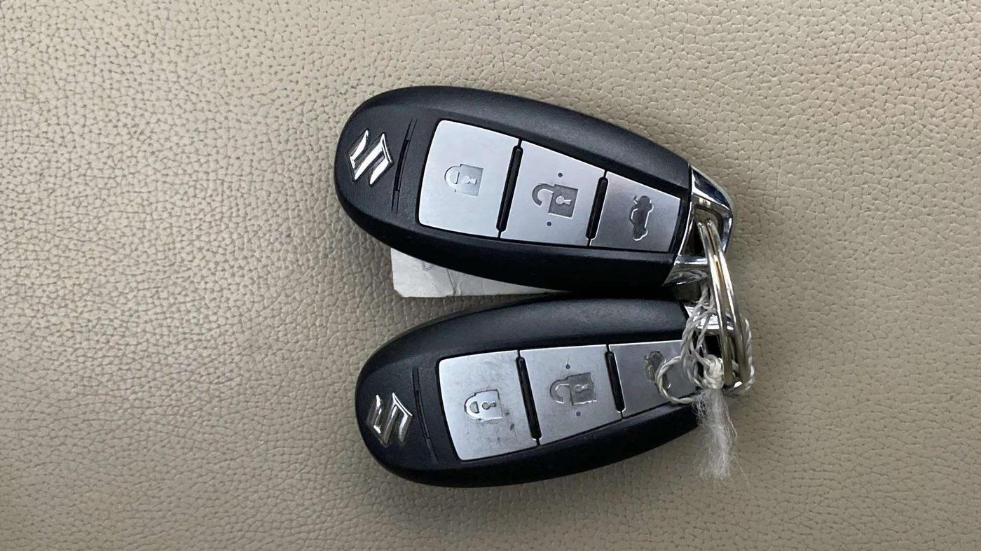 2017 Maruti Ciaz ALPHA 1.4 PETROL, Petrol, Manual, 83,587 km, Key Close Up