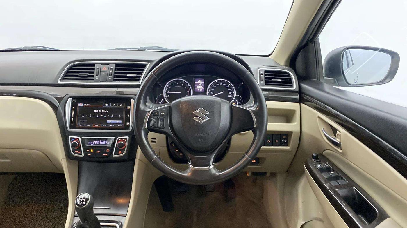 2017 Maruti Ciaz ALPHA 1.4 PETROL, Petrol, Manual, 83,587 km, Steering Wheel Close Up