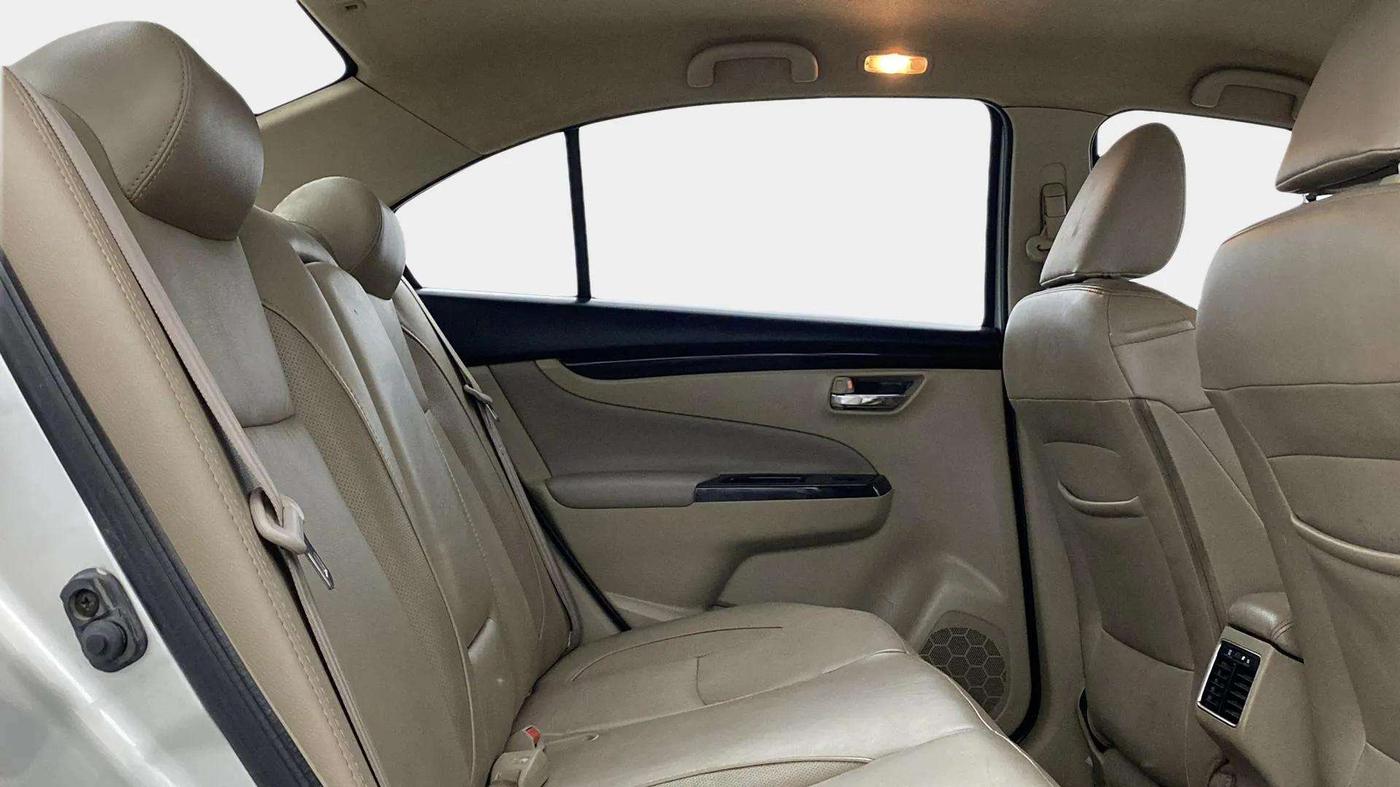 2017 Maruti Ciaz ALPHA 1.4 PETROL, Petrol, Manual, 83,587 km, Right Side Rear Door Cabin