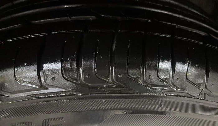 2021 Tata NEXON XZA PLUS SUNROOF PETROL, Petrol, Automatic, 8,863 km, Right Front Tyre Tread