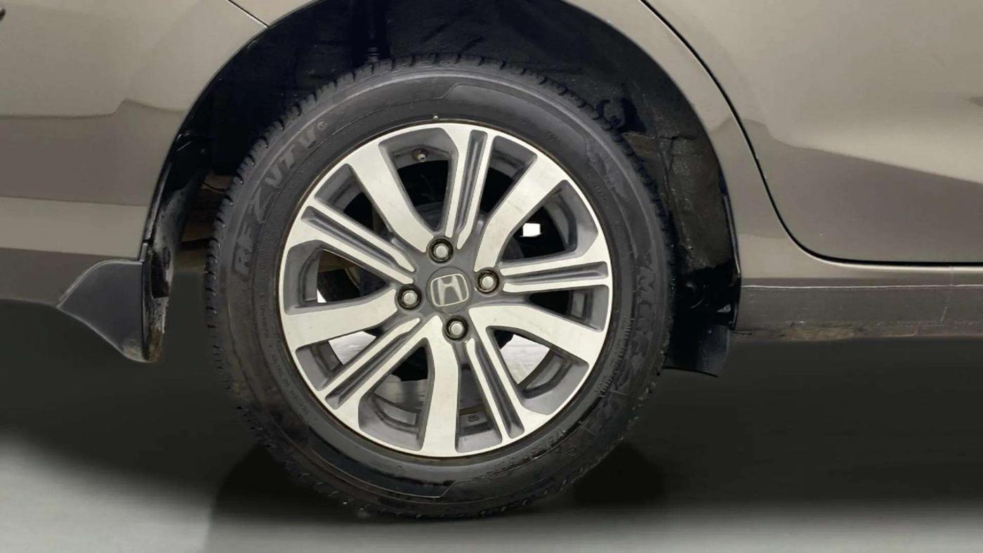 2023 Honda Amaze 1.2L I-VTEC VX CVT, Petrol, Automatic, 19,912 km, Right Rear Wheel