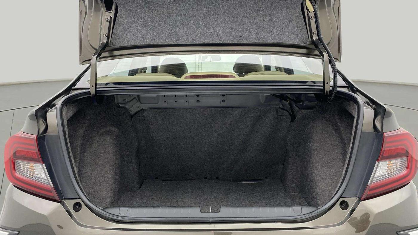2023 Honda Amaze 1.2L I-VTEC VX CVT, Petrol, Automatic, 19,912 km, Boot Inside