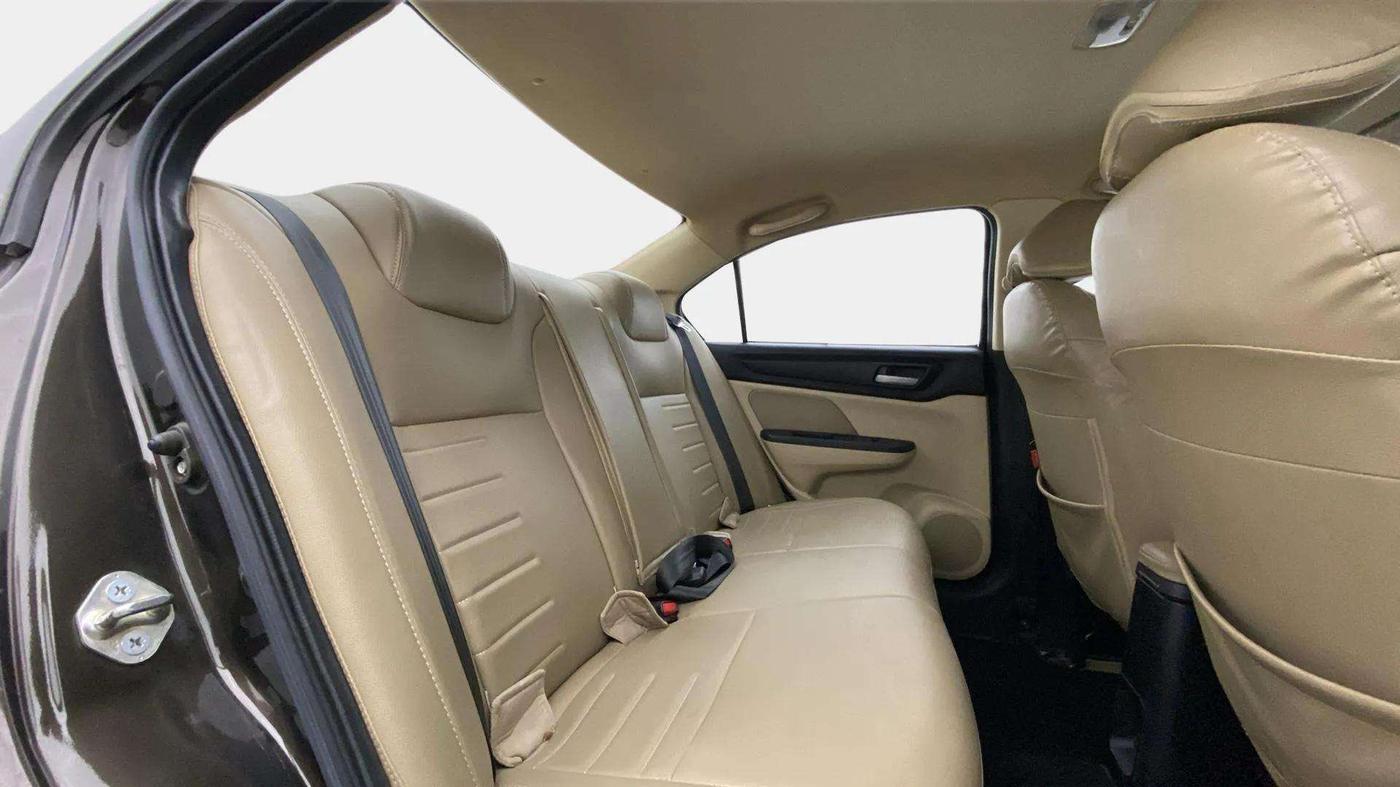 2023 Honda Amaze 1.2L I-VTEC VX CVT, Petrol, Automatic, 19,912 km, Right Side Rear Door Cabin