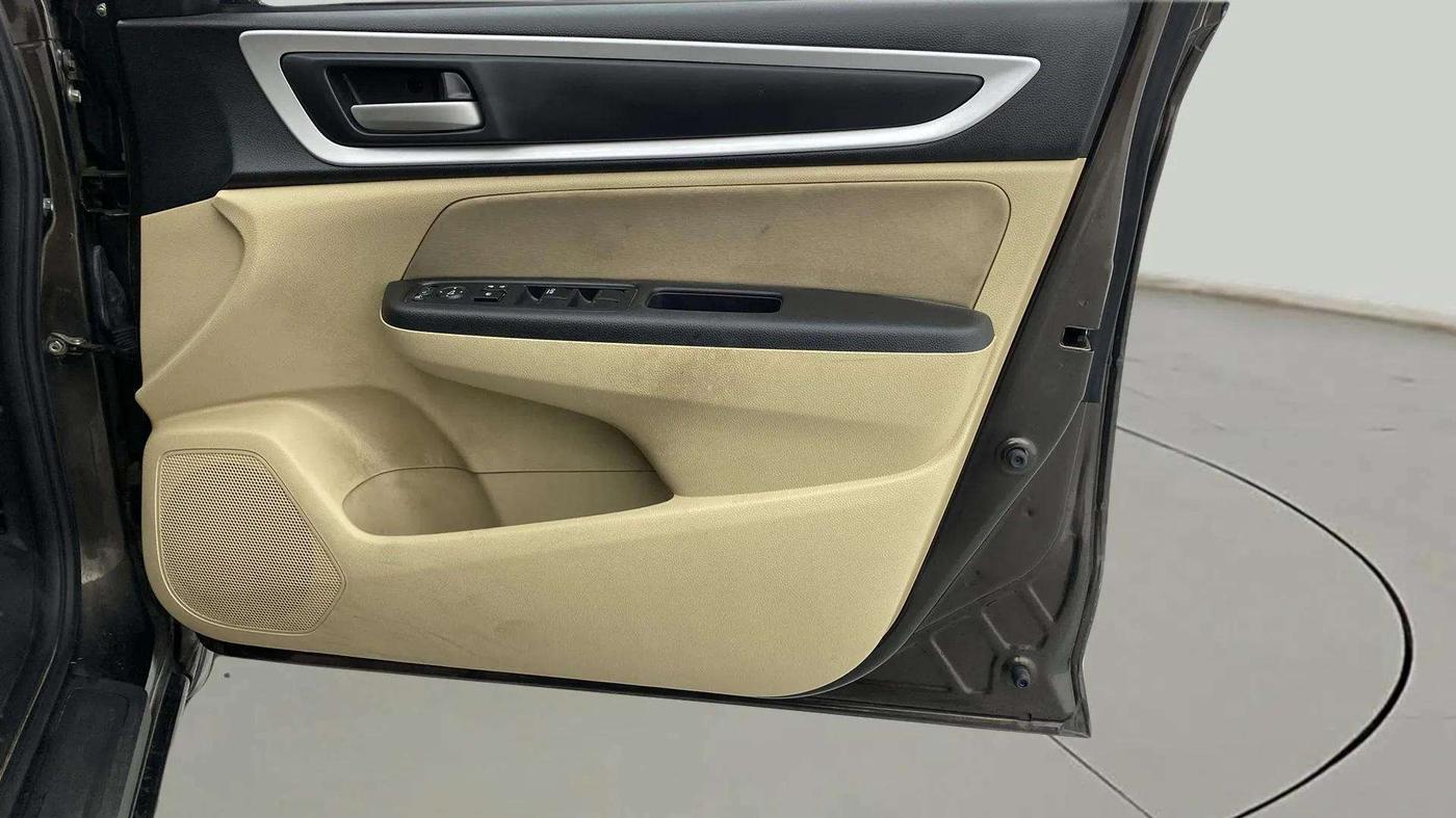 2023 Honda Amaze 1.2L I-VTEC VX CVT, Petrol, Automatic, 19,912 km, Driver Side Door Panels Control