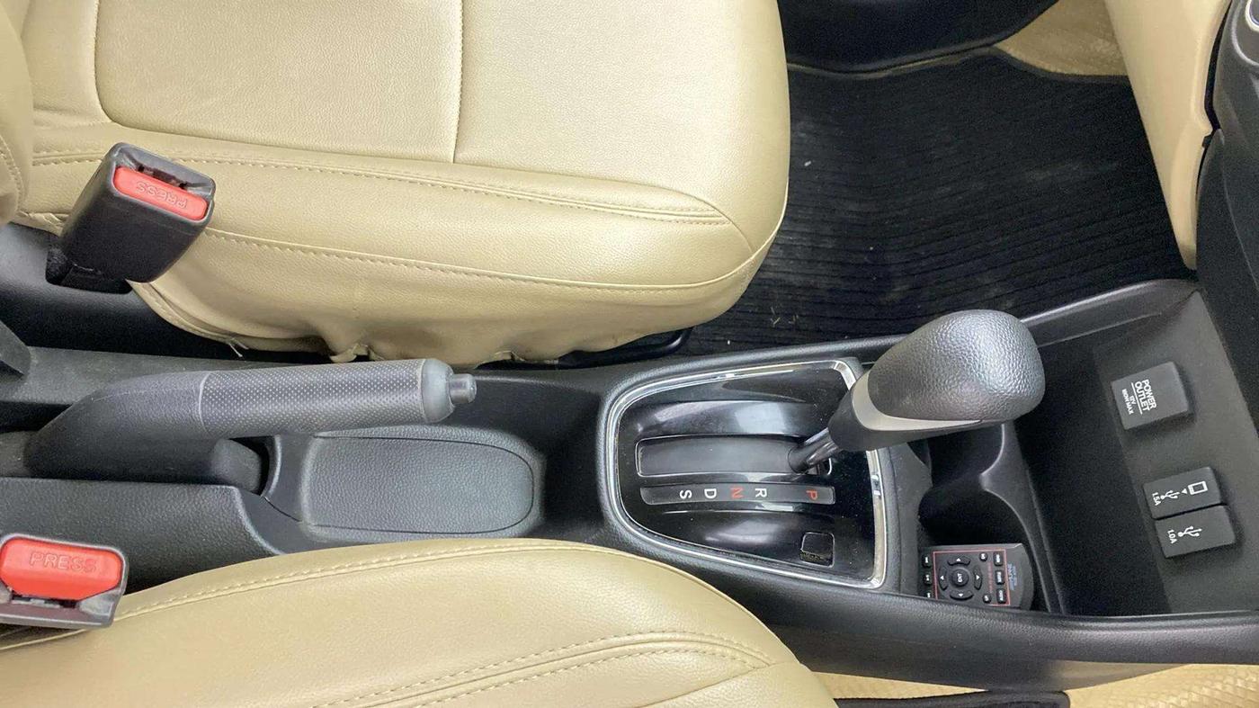 2023 Honda Amaze 1.2L I-VTEC VX CVT, Petrol, Automatic, 19,912 km, Gear Lever