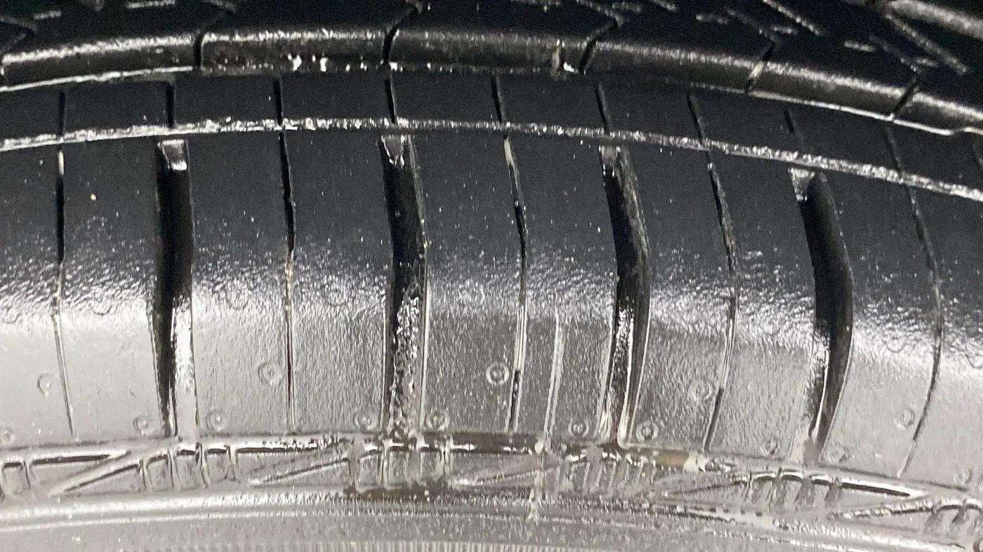 2020 Renault Kwid RXL, Petrol, Manual, 13,146 km, Left Front Tyre Tread