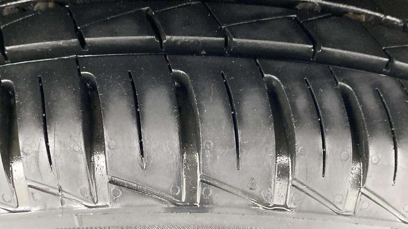 2020 Renault Kwid RXL, Petrol, Manual, 13,146 km, Left Rear Tyre Tread