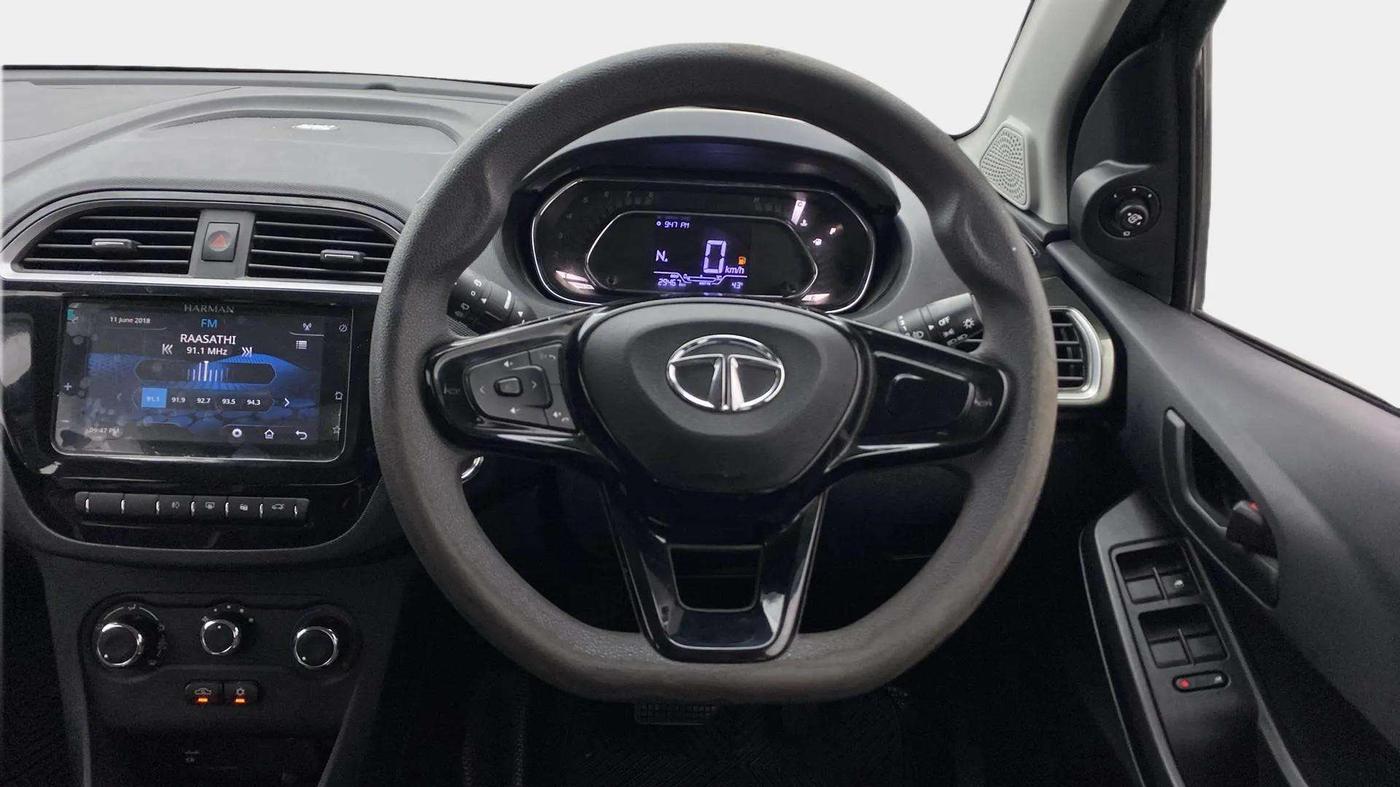 2022 Tata TIAGO NRG XZ AMT, Petrol, Automatic, 29,514 km, Steering Wheel Close Up