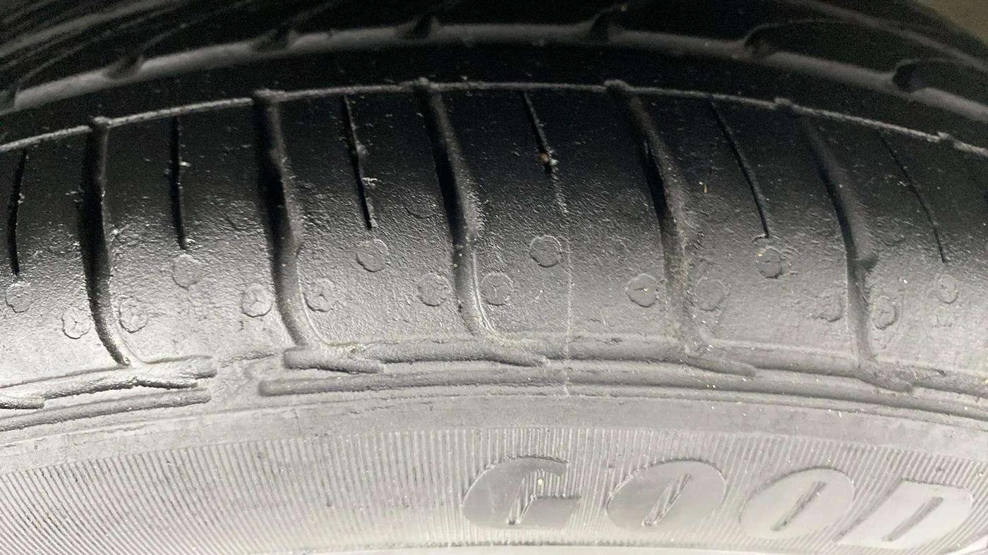 2022 Tata TIAGO NRG XZ AMT, Petrol, Automatic, 29,514 km, Right Front Tyre Tread