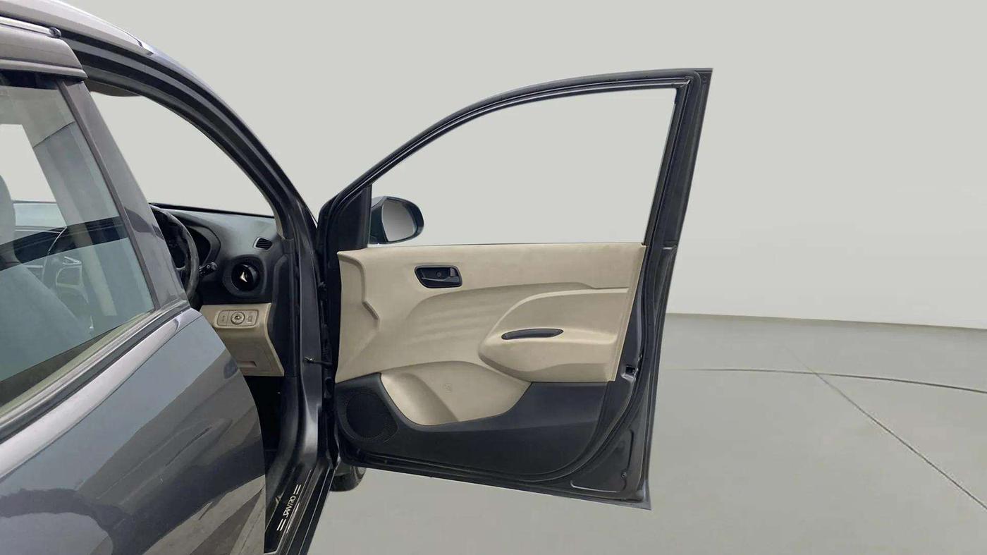 2020 Hyundai NEW SANTRO SPORTZ CNG, CNG, Manual, 87,558 km, RHS Front Door
