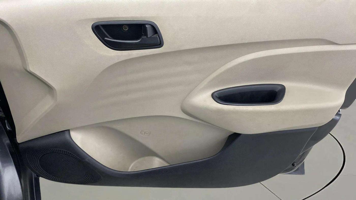 2020 Hyundai NEW SANTRO SPORTZ CNG, CNG, Manual, 87,558 km, Driver Side Door Panels Control