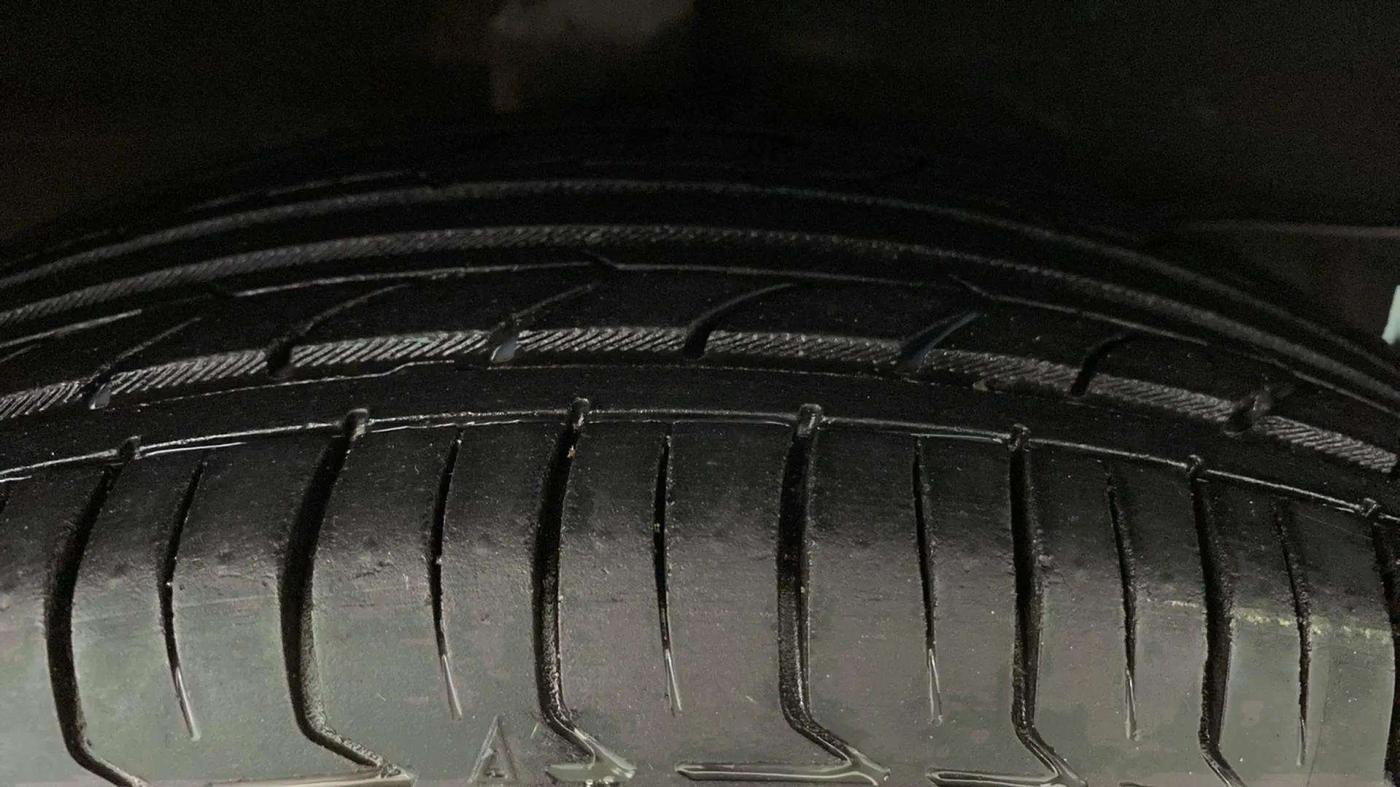 2020 Hyundai NEW SANTRO SPORTZ CNG, CNG, Manual, 87,558 km, Right Rear Tyre Tread