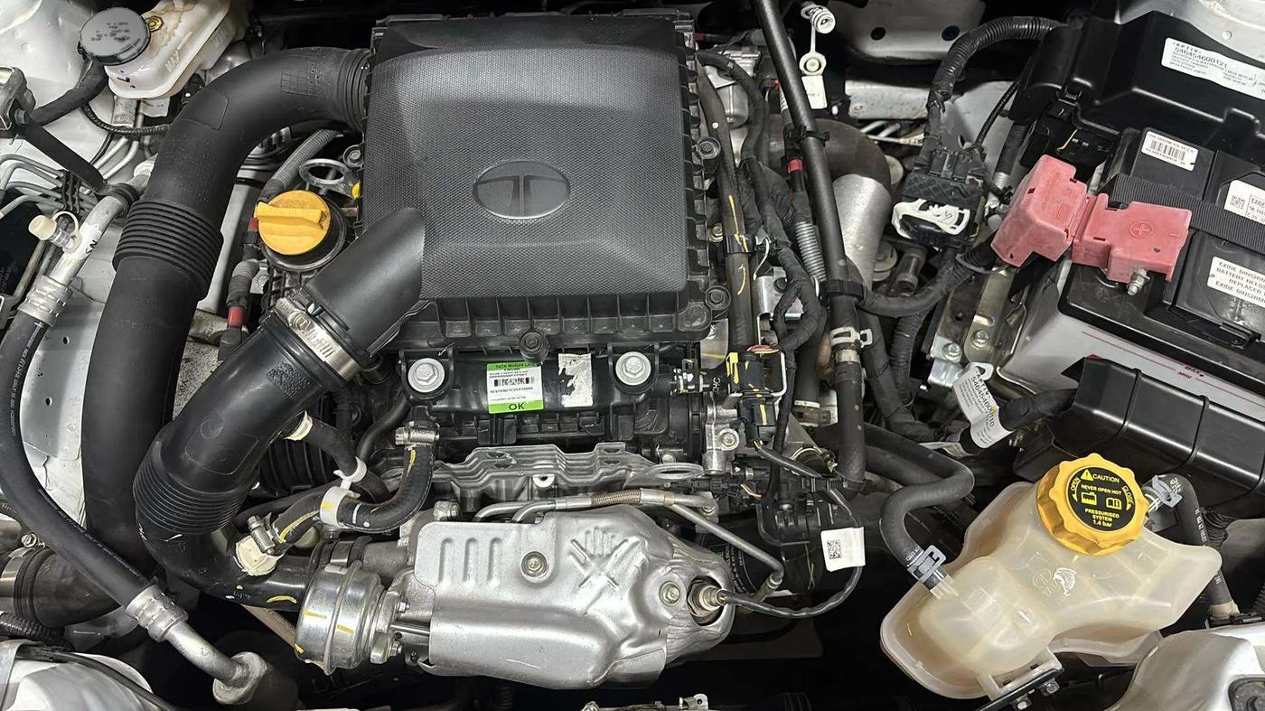 2024 Tata NEXON PURE SUNROOF 1.2 PETROL, Petrol, Manual, 3,828 km, Engine View
