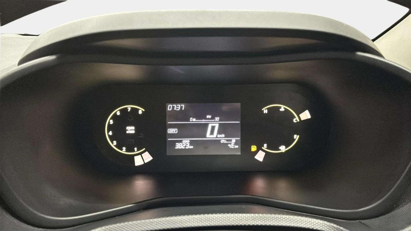2024 Tata NEXON PURE SUNROOF 1.2 PETROL, Petrol, Manual, 3,828 km, Odometer Image