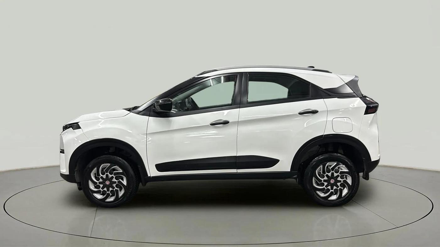 2024 Tata NEXON PURE SUNROOF 1.2 PETROL, Petrol, Manual, 3,828 km, Left Side