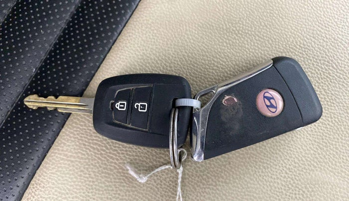 2019 Hyundai NEW SANTRO SPORTZ MT, Petrol, Manual, 49,835 km, Key Close Up