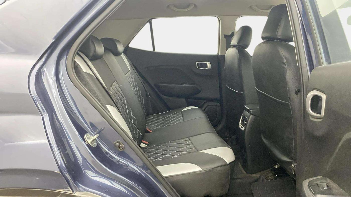 2022 Hyundai VENUE S Plus 1.2 Petrol MT, Petrol, Manual, 45,442 km, Right Side Rear Door Cabin