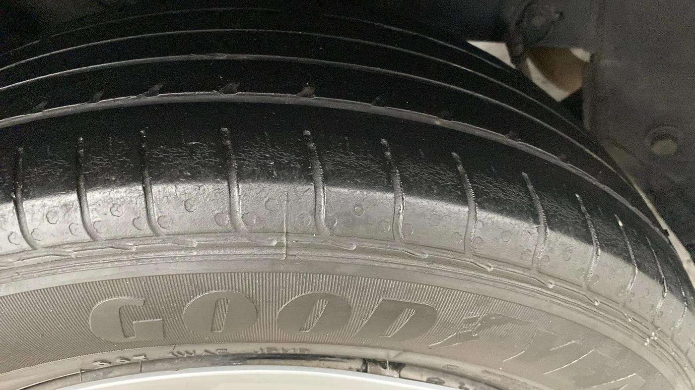 2022 Hyundai VENUE S Plus 1.2 Petrol MT, Petrol, Manual, 45,442 km, Right Rear Tyre Tread