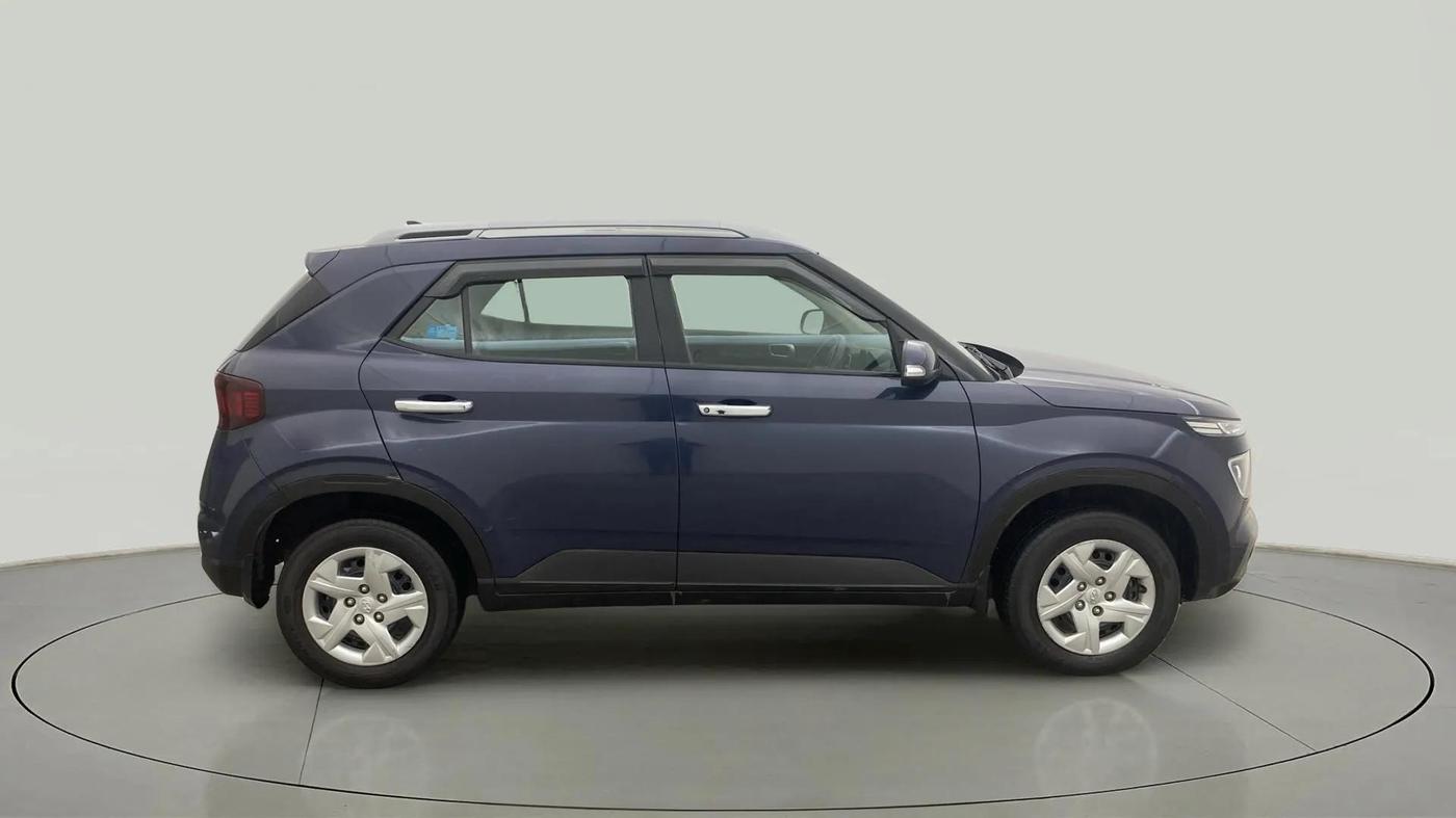 2022 Hyundai VENUE S Plus 1.2 Petrol MT, Petrol, Manual, 45,442 km, Right Side View
