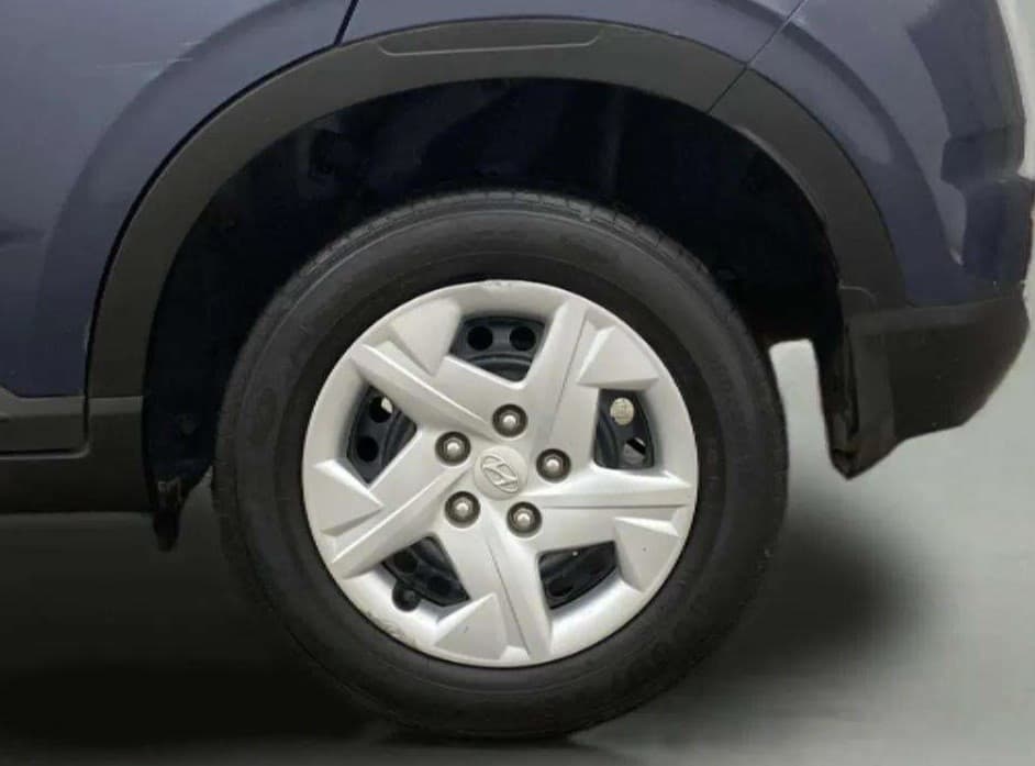 2022 Hyundai VENUE S Plus 1.2 Petrol MT, Petrol, Manual, 45,442 km, Left Rear Wheel