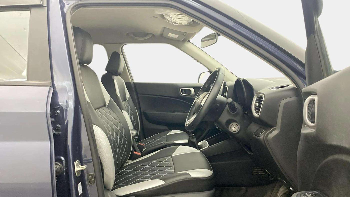 2022 Hyundai VENUE S Plus 1.2 Petrol MT, Petrol, Manual, 45,442 km, Right Side Front Door Cabin
