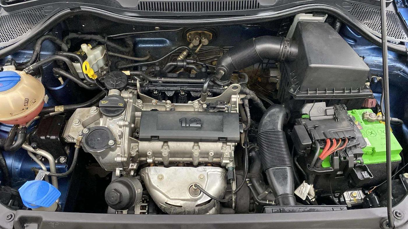 2017 Volkswagen Polo COMFORTLINE 1.2L, Petrol, Manual, 94,000 km, Engine View